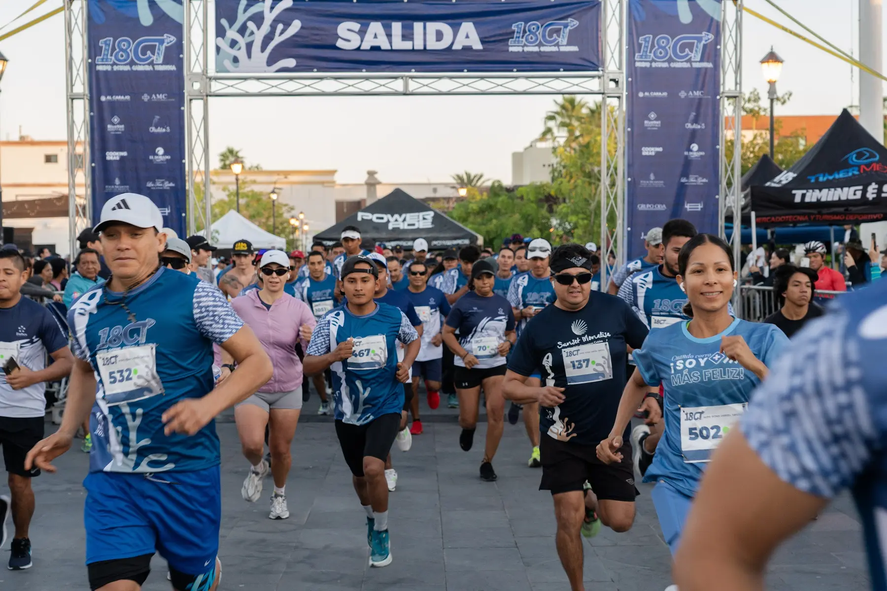 Salida de una edición anterior de la Carrera Turística de Los Cabos