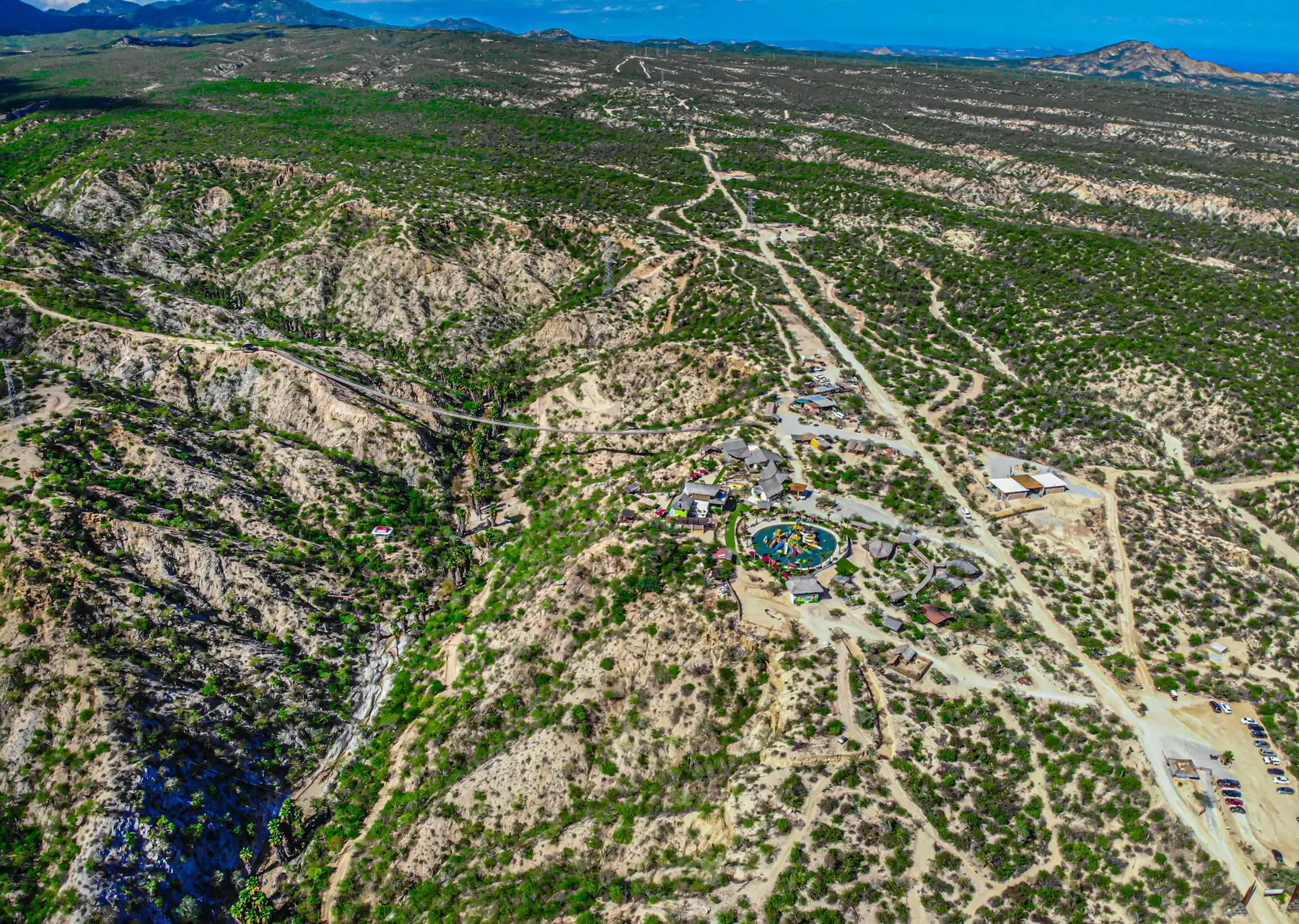 Vista aérea de Wild Canyon entre las montañas de Los Cabos